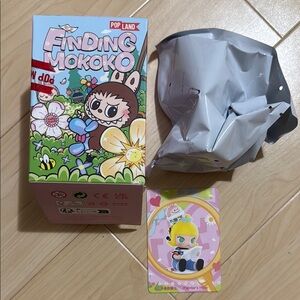 pop mart Finding Mokoko-painter's help